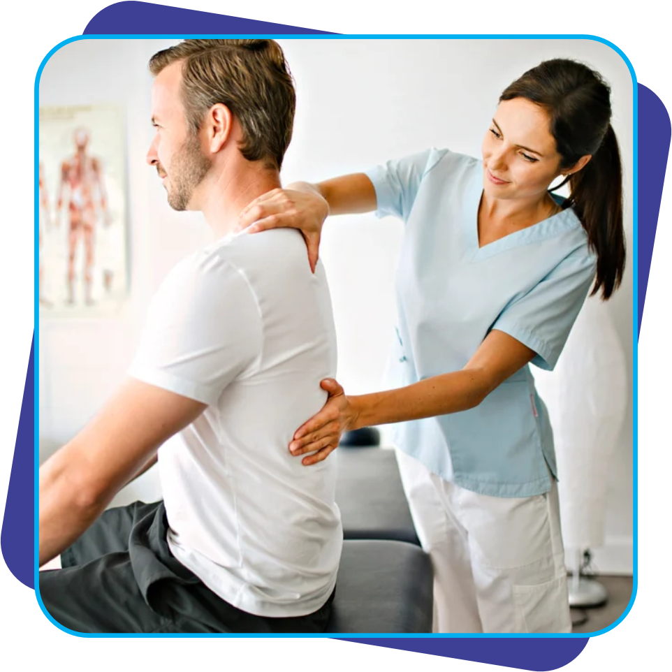 fisioterapeuta-realizando-terapia-manual-em-paciente-deitado